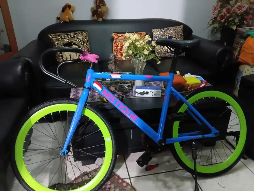 Sepeda fixie mistique bekas krliatan baru pemakainan 1 bulan