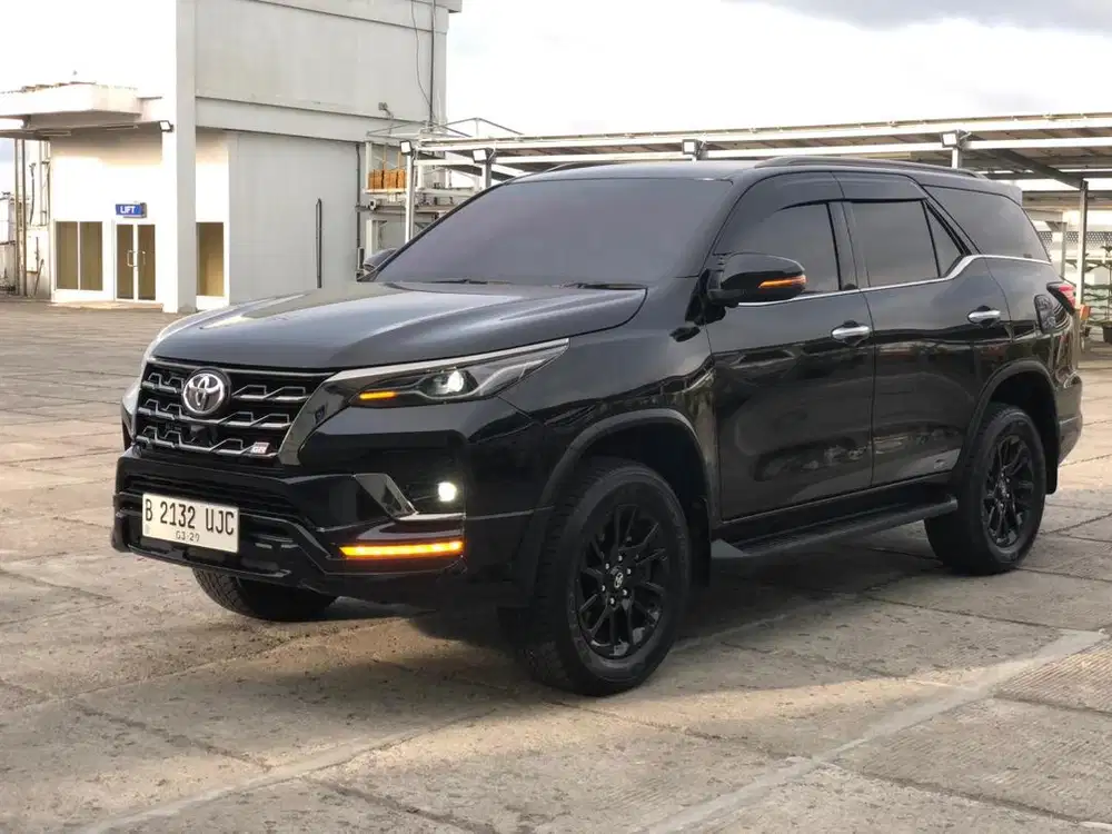 TOYOTA FORTUNER VRZ GR 2.8AT 2024, HITAM