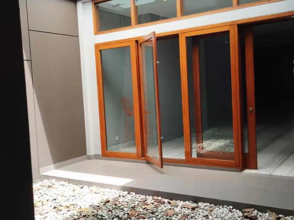 Dijual Rumah Lux Minimalis Modern di Cipaganti
LT 861
LB 800
3+1 Kamar tidur
2+1 Kamar mandi
Listrik 11000
Air PDAM+ sible
Garasi 4 mobil
Carport 12 mobil
Halaman depan luas 
Lantai Marmer 
Kusen jati & kayu ulir
Kitchen set
AC 
Canopy
SHM
Harga 40M (Nego