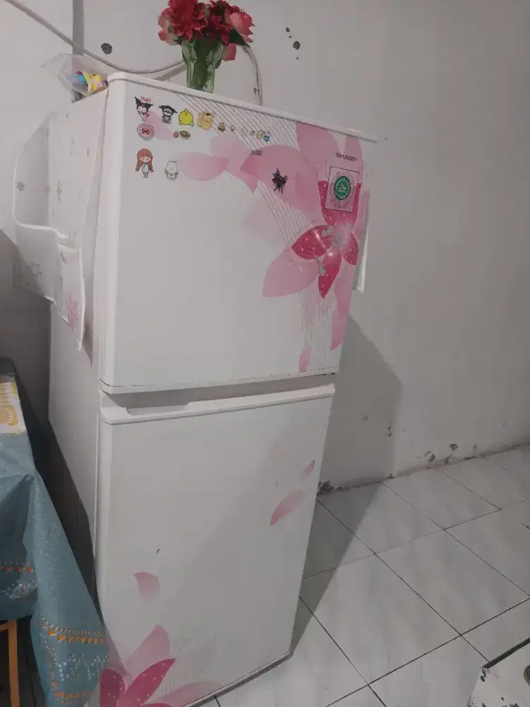 Kulkas Sharp  2pintu 1atas dan 1bawah