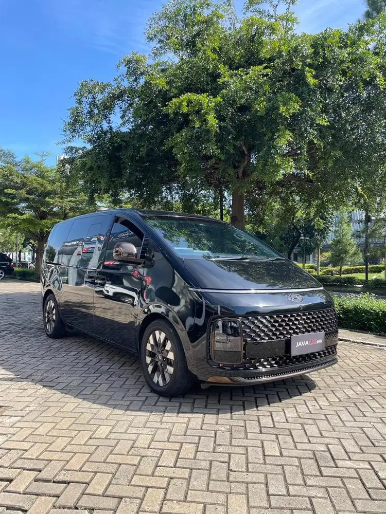 Hyundai staria 7 seat