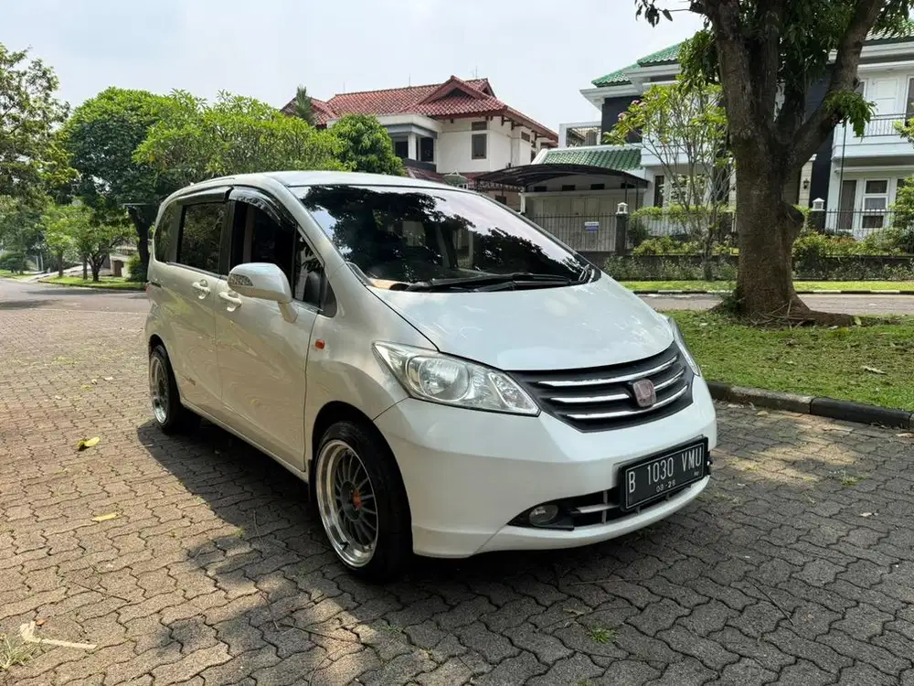 HONDA FREED PSD 2009 MURAH