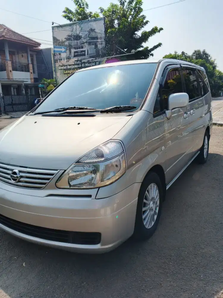 DiJual Nissan Serena CT 2012 C24