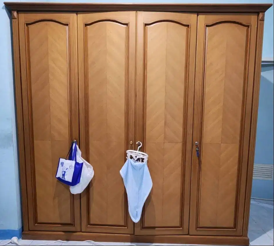 Lemari Pakaian Second Terawat