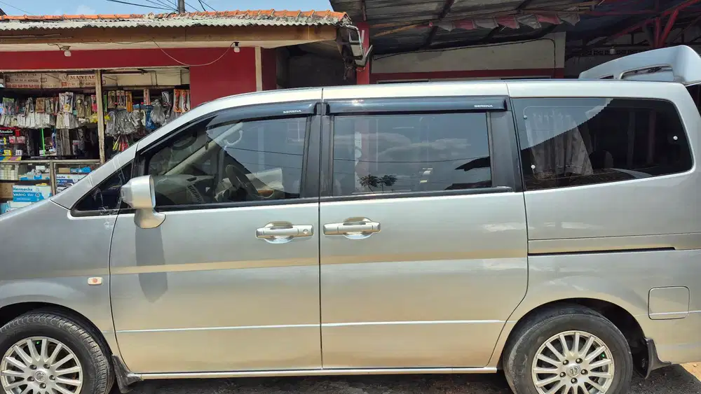 Nissan Serena 2011 Bensin