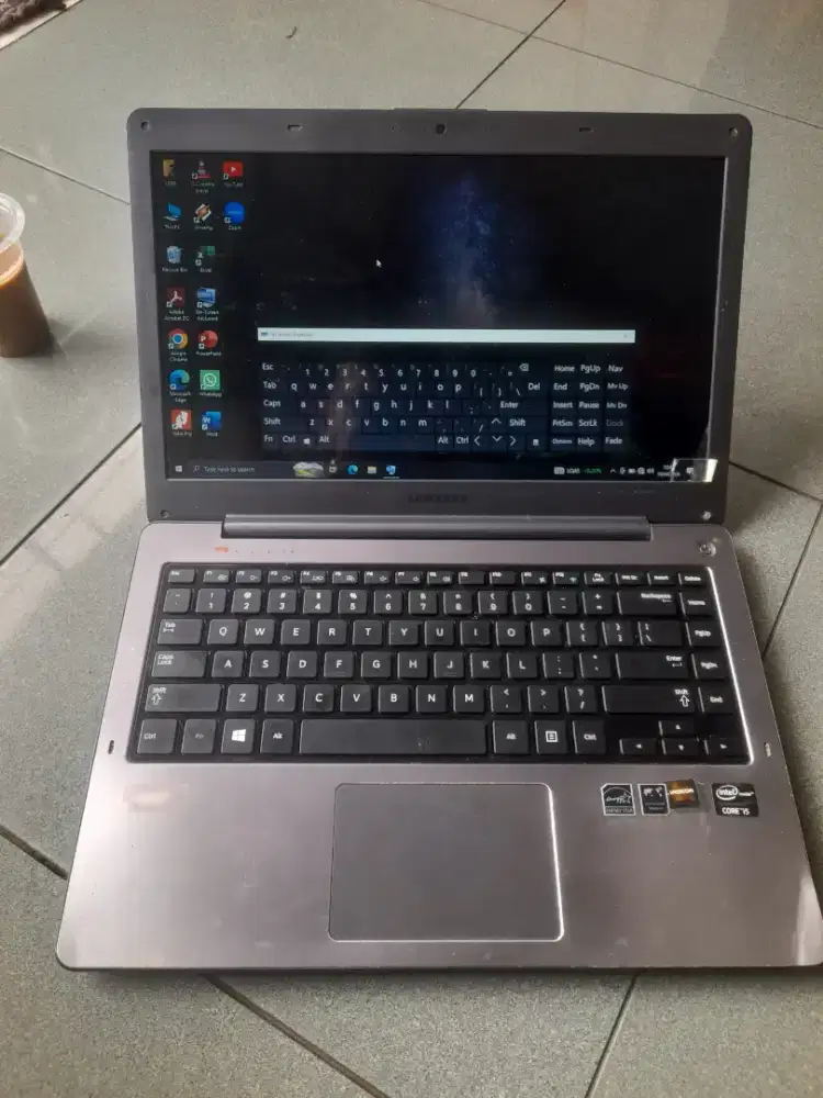 Laptop Samsung tipe 530U4E