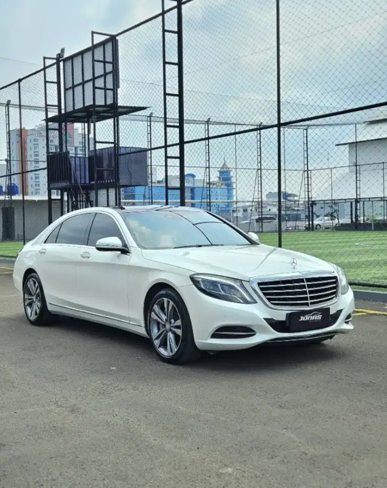 Mercedes-Benz S400L White on Brown
