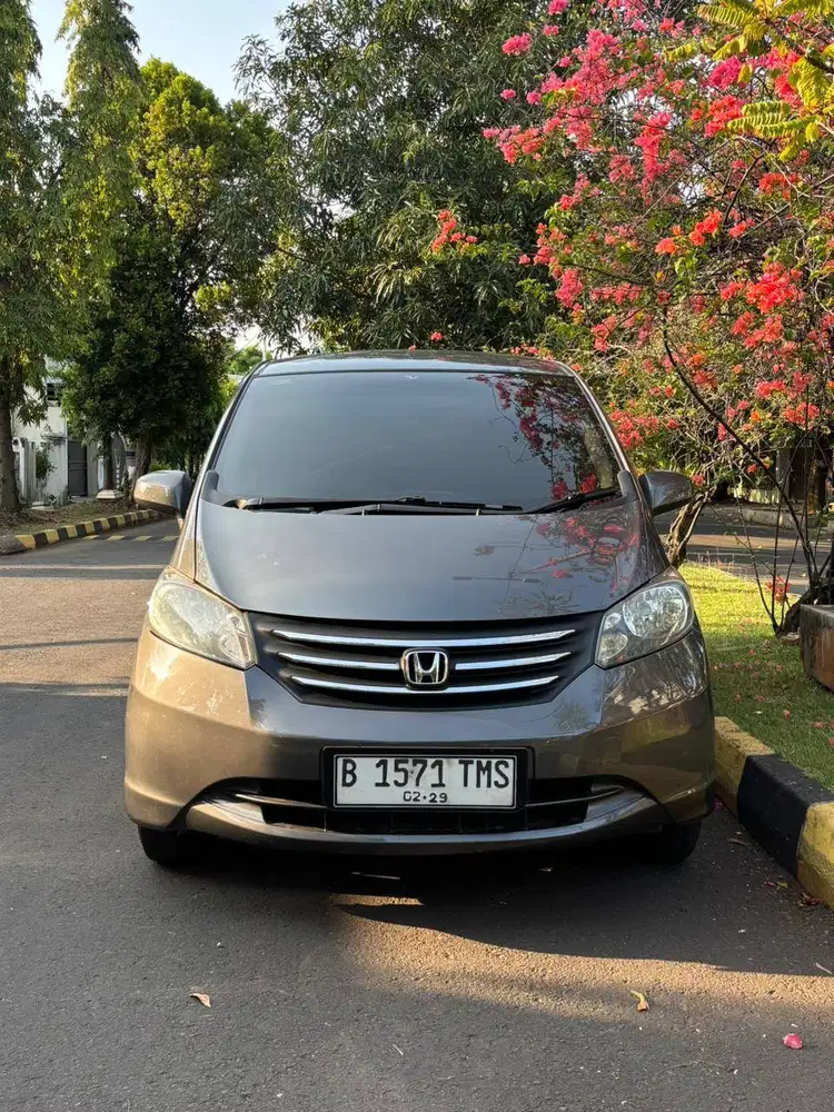 Honda Freed E AT 2010