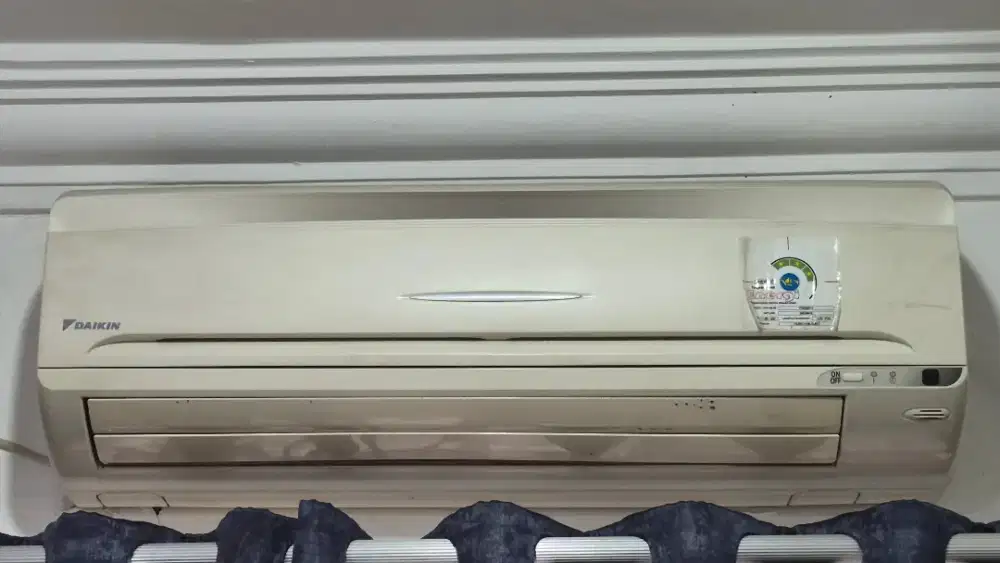 Dijual AC Daikin 1,5 PK