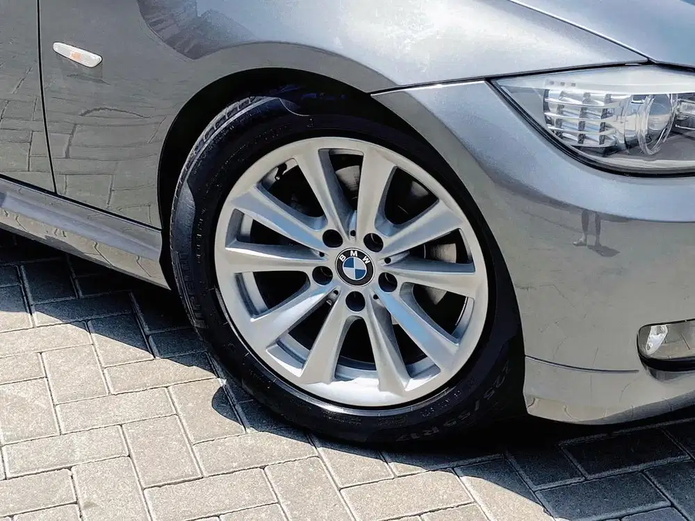 BMW 320i E90 2012, SILVER LOW KM