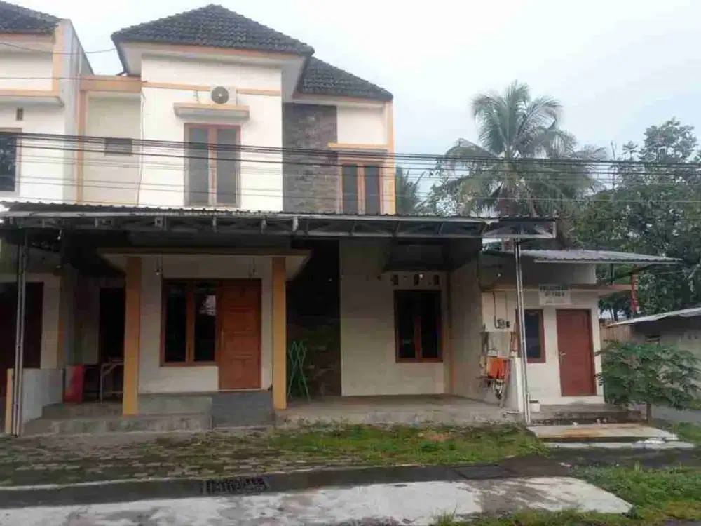 Dijual / dikontrakkan rumah 2 lantai di Bandongan Magelang
