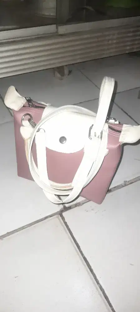 Jual tas bekas masih lumayan