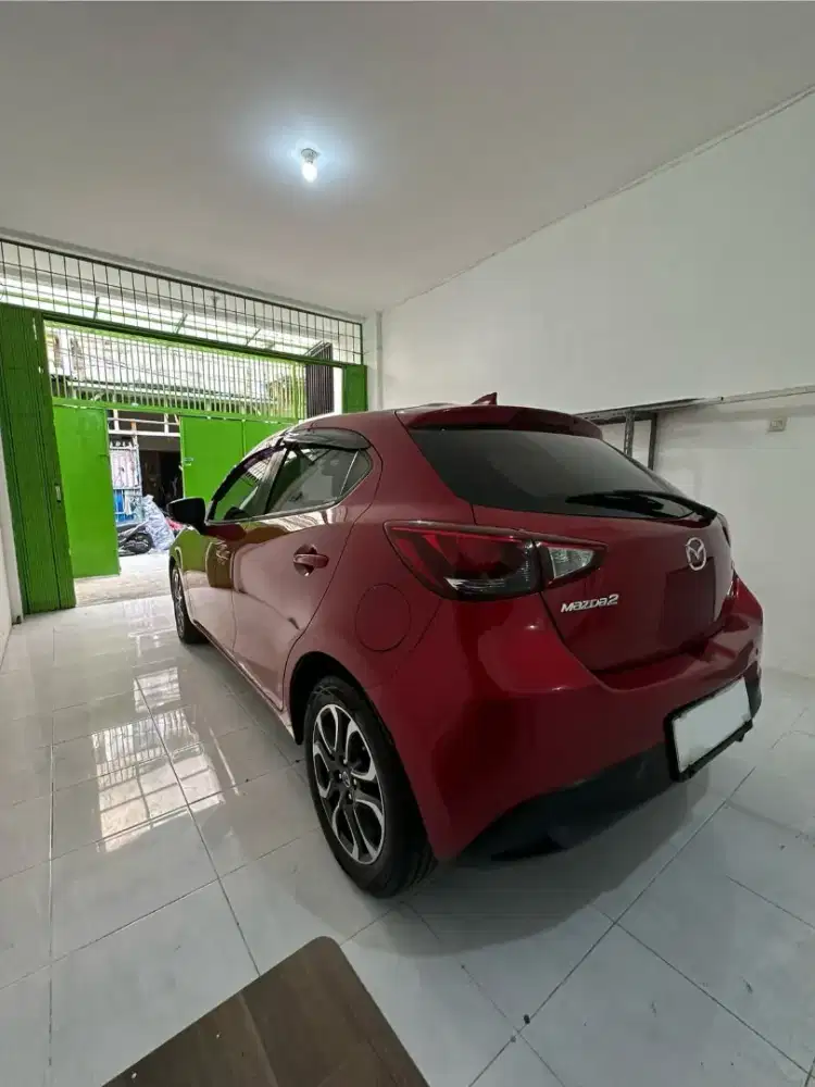 Mobil Mazda 2 pemakai pribadi masih mulus dan ok