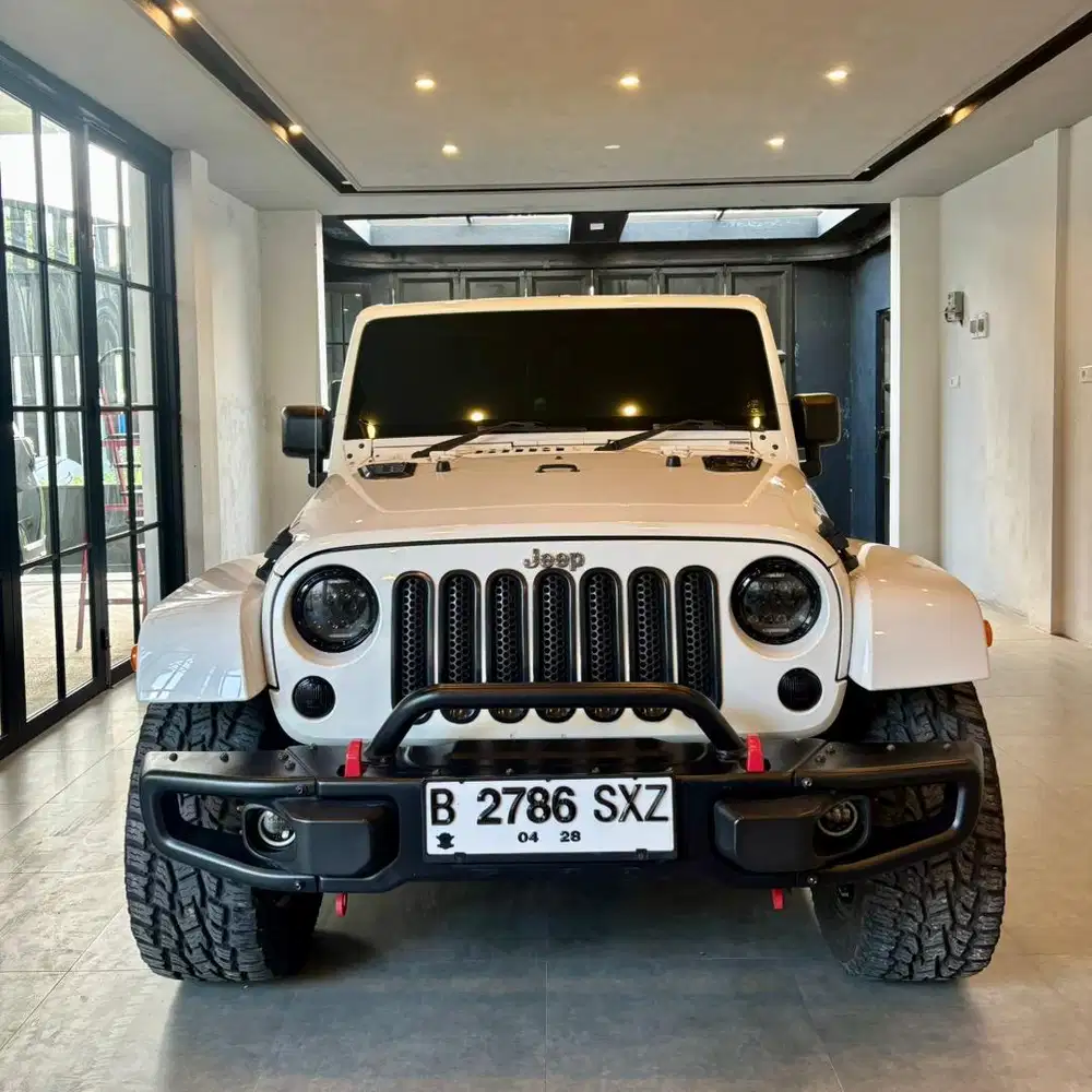 Jeep wrangler Sahara 3.6 AT 2012