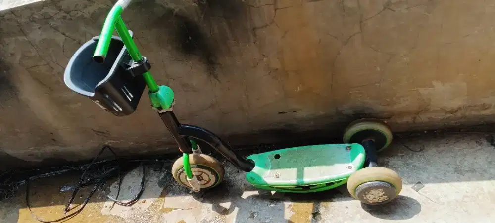 Scooter hijau masih bagus