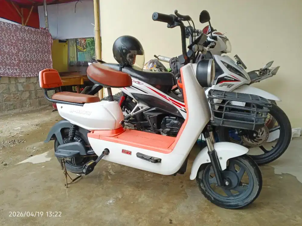 Sepeda listrik merk U-WINFLY DF7