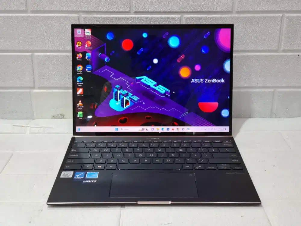 Laptop Asus ZenBook UX393JA Prosesor Intel core i7-1065G7