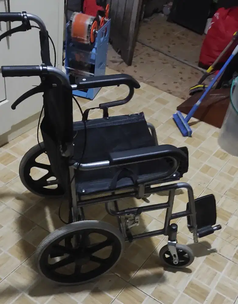 Dijual kursi roda travel