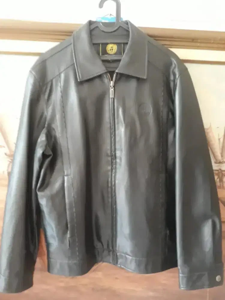 Jaket Kulit Versace