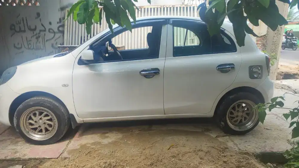 Nissan Marc  2011 manual