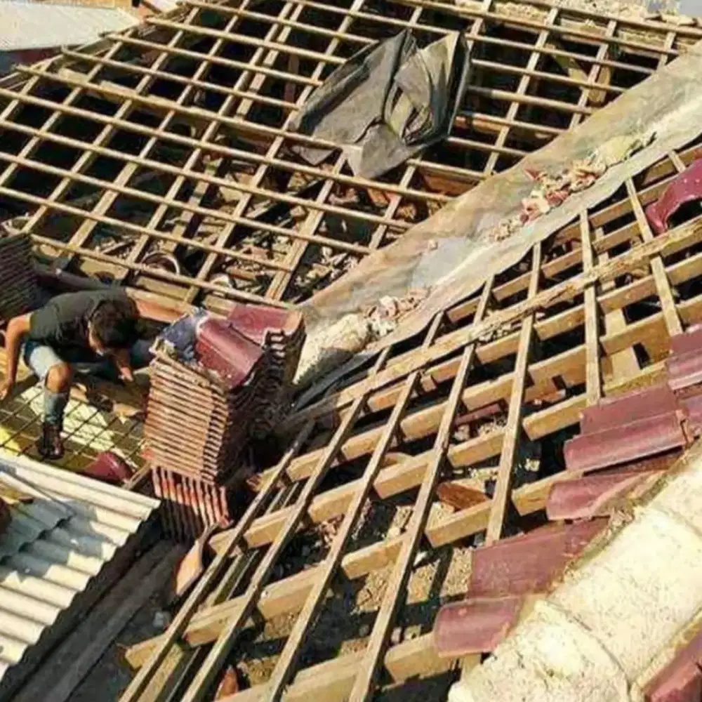 Jasa perbaikan atap bocor dan bongkar pasang atap