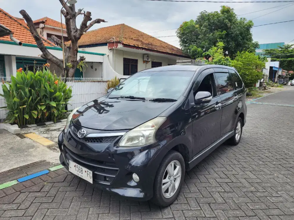 Avanza Veloz 2012 Matic Hitam