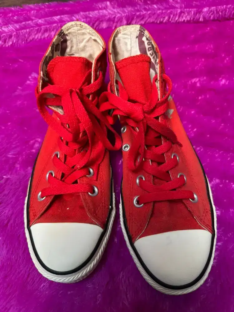 Sepatu converse limited edition