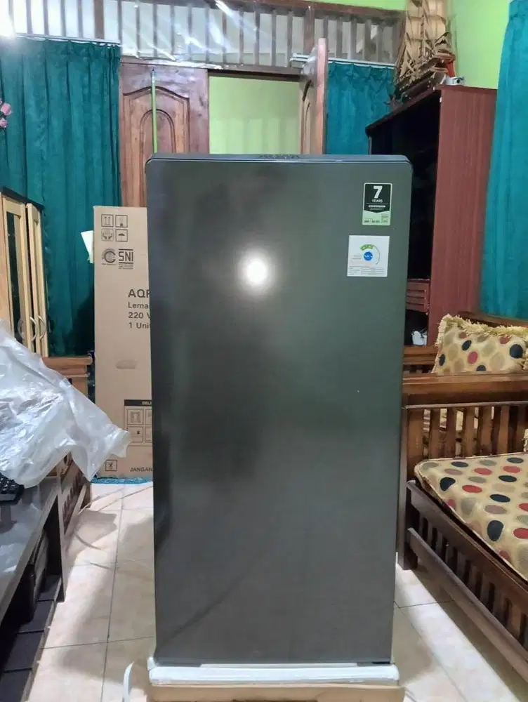 Kulkas 1 pintu AQUA AQR-D205 165L