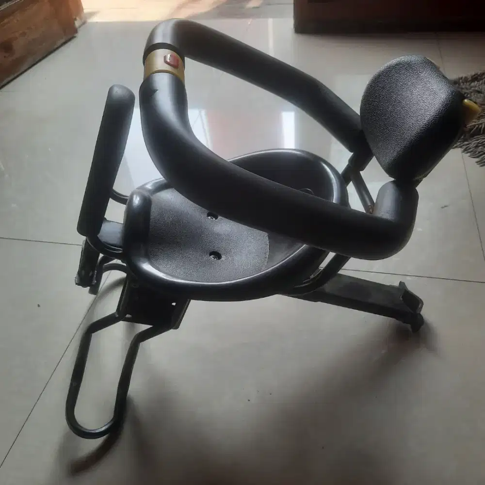 Boncengan sepeda anak