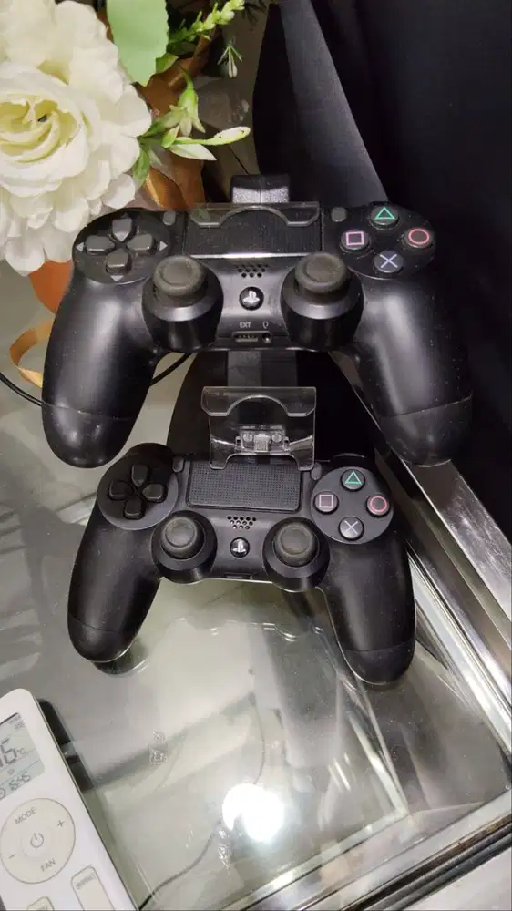 PS4 Pro 1TB + Bonus 7 game