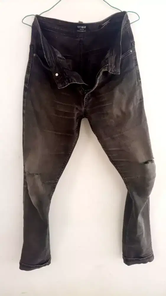 Jeans cotton on size 31 tappered leg slim fit stretch original