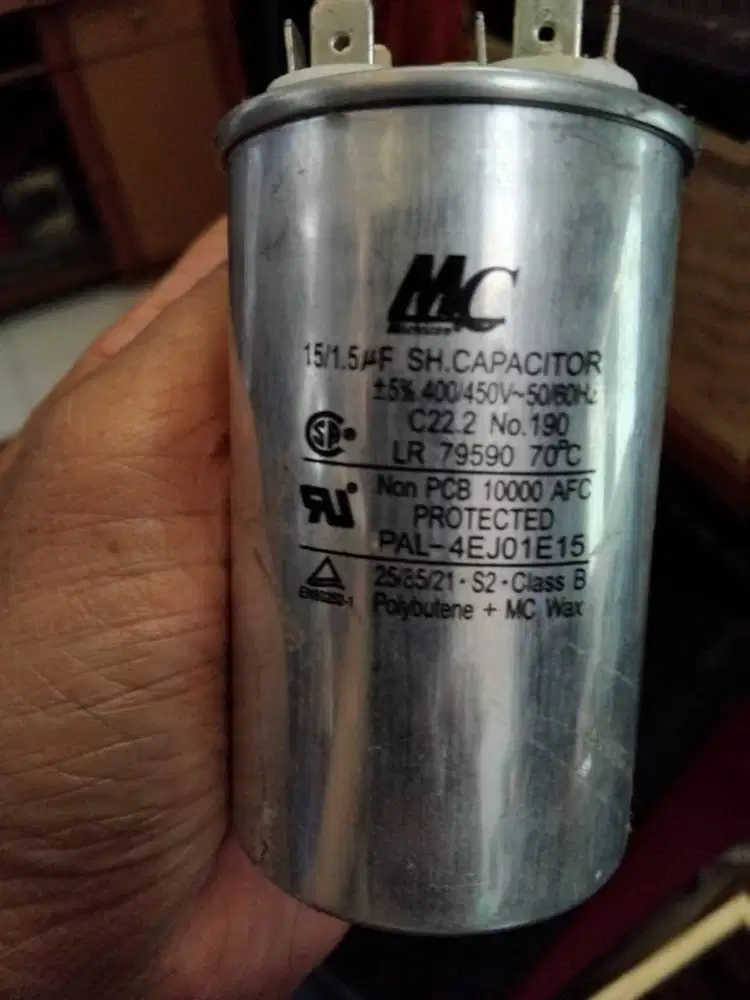 Capasitor untuk kompresor AC