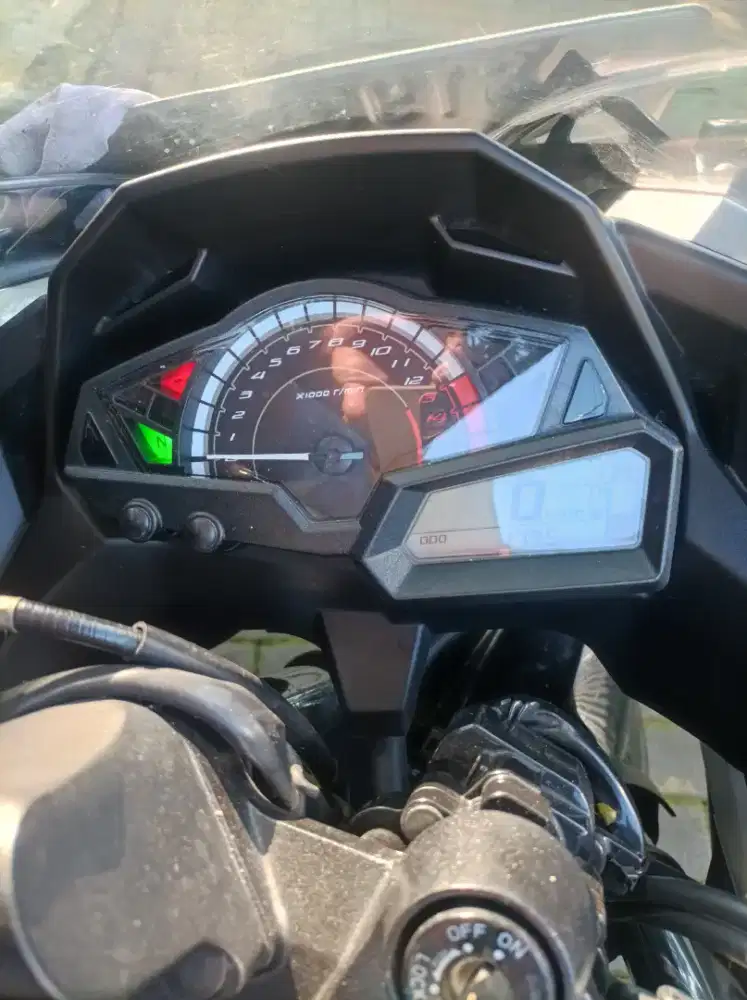 Jual ninja 250cc km real 1796 tgn 1 jarang kepakai bisa di buktikan