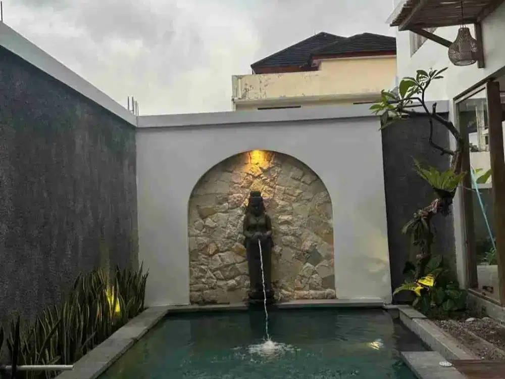 DIJUAL VILLA SIAP HUNI TROPICAL MINIMALIS DESAIN DI A