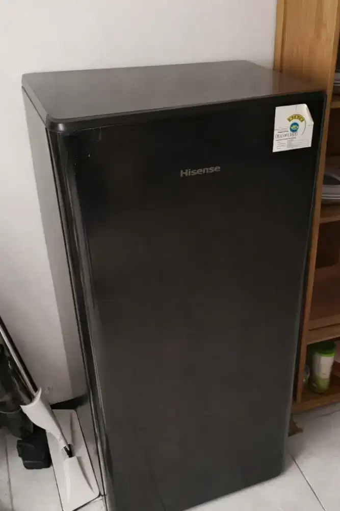 Kulkas Hisense bekas mulus 90%