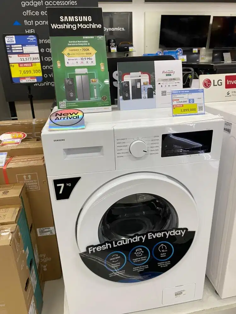 Mesin cuci Samsung front loading dengan kapasitas 7 kg.
