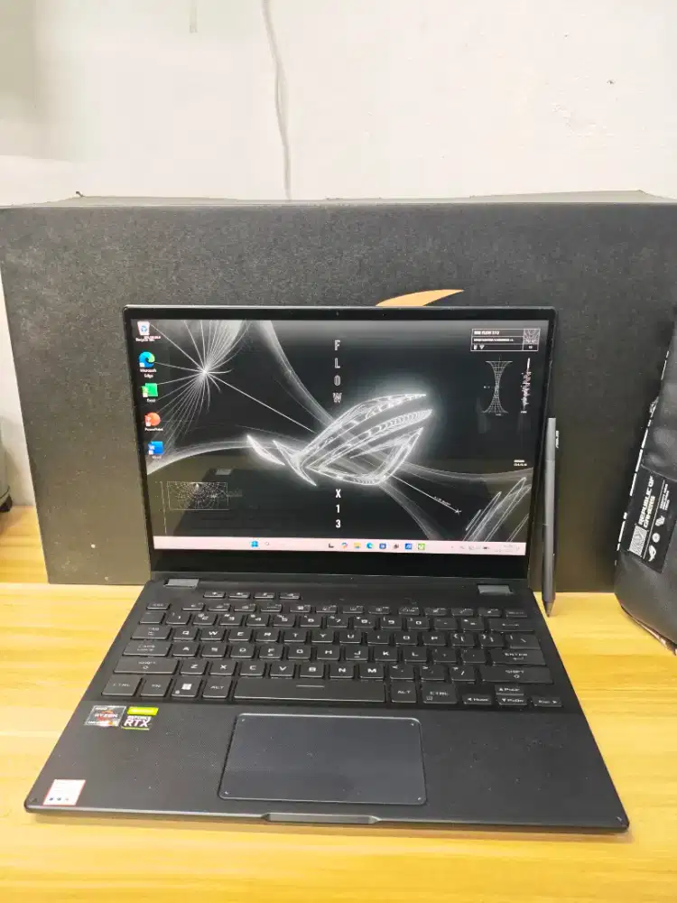 Asus ROG Flow X13. Ryzen 9-6900Hs. RTX 3050 4gb. Ram 16gb. Ssd 1tb