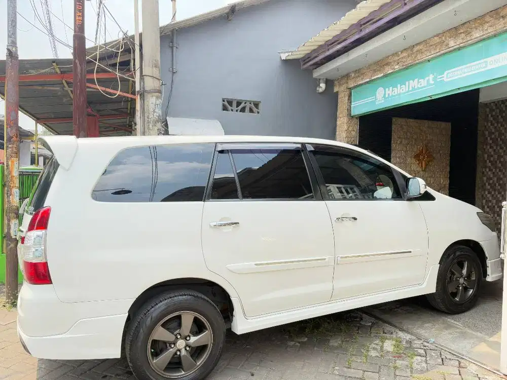 Innova Barong 2014 AT