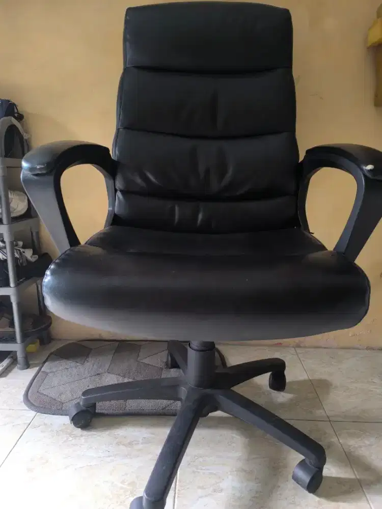 Kursi kantor atau gaming