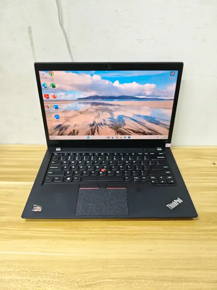 Lenovo Thinkpad T495. Ryzen 5 Pro 3500u. Ram 8gb. Ssd 256gb. 14 Touch