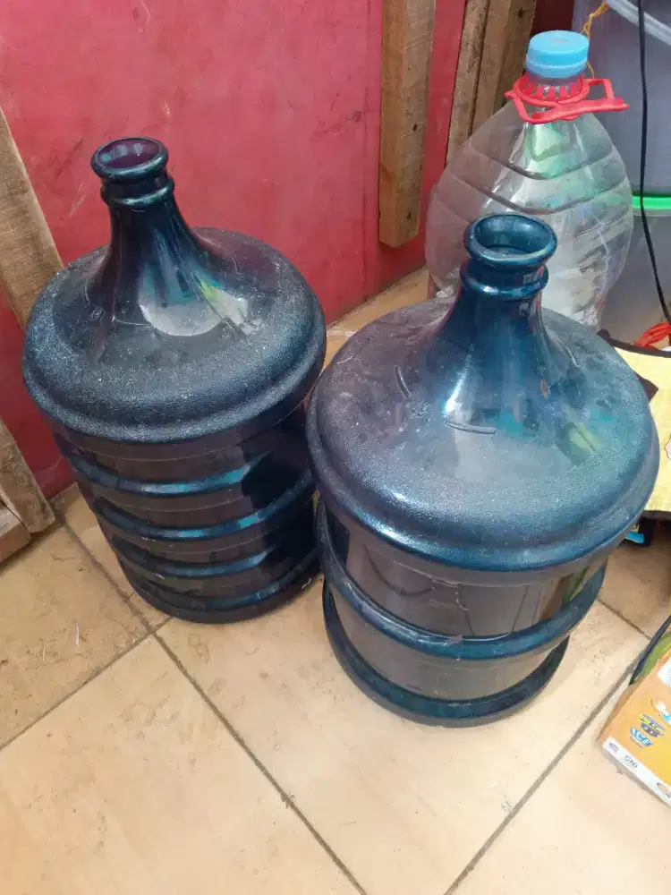 Galon beli baru 2 bulan dari depot isi ulang biru