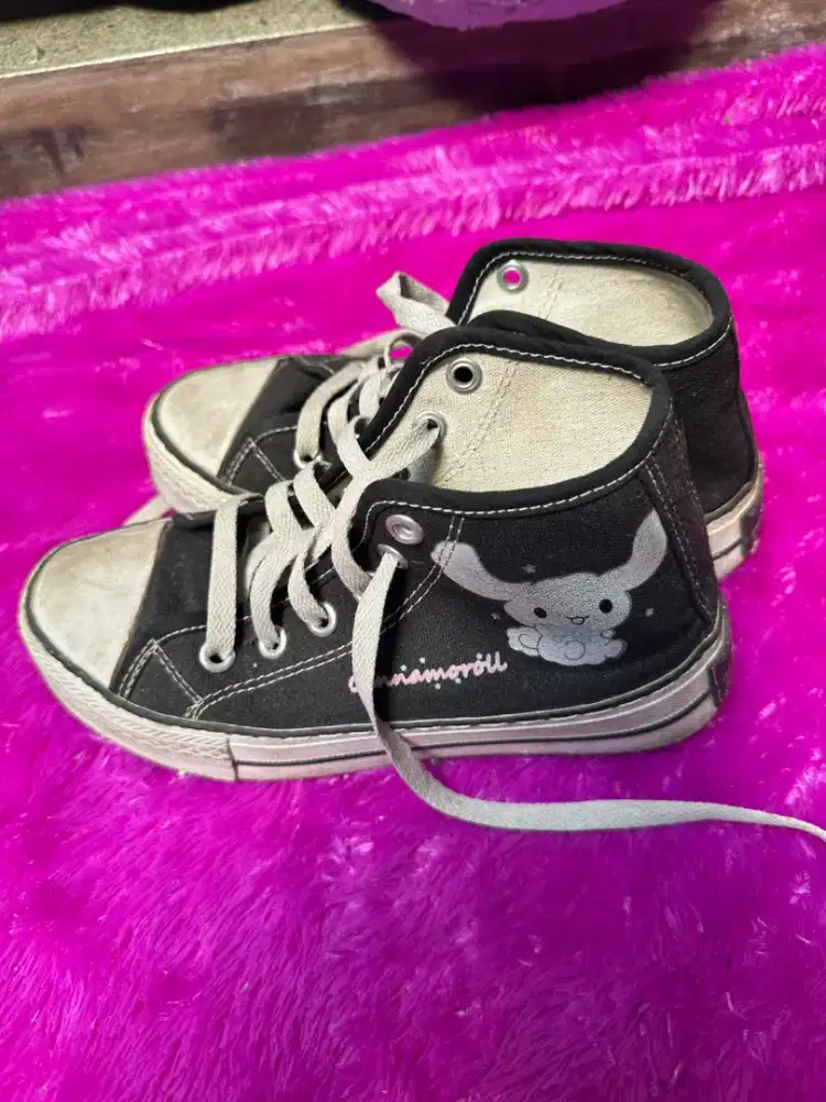 Sepatu anak cinamonrol