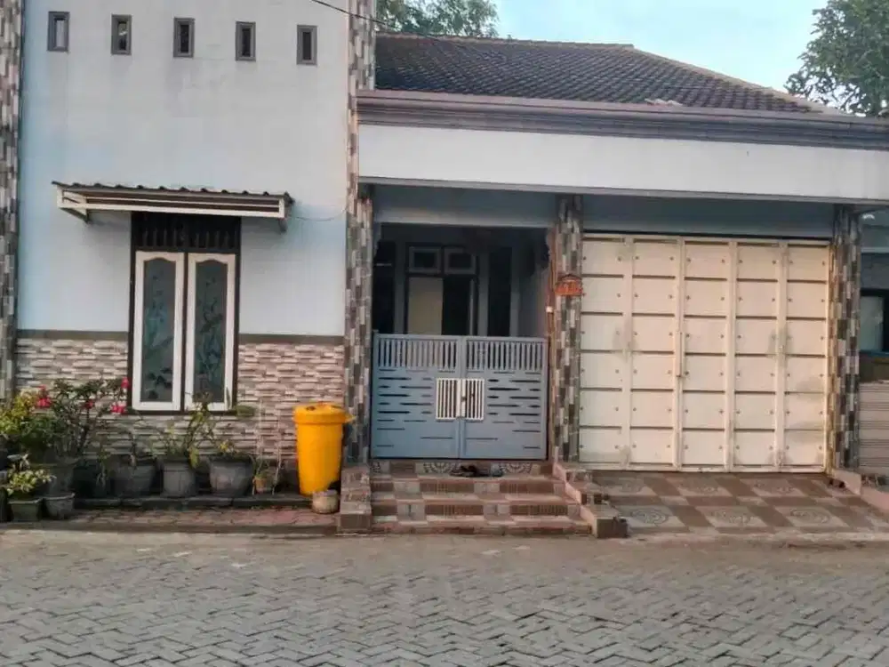 DIJUAL – Rumah 5 Kamar di Area Taman, Sidoarjo (Cocok Hunian & Usaha)