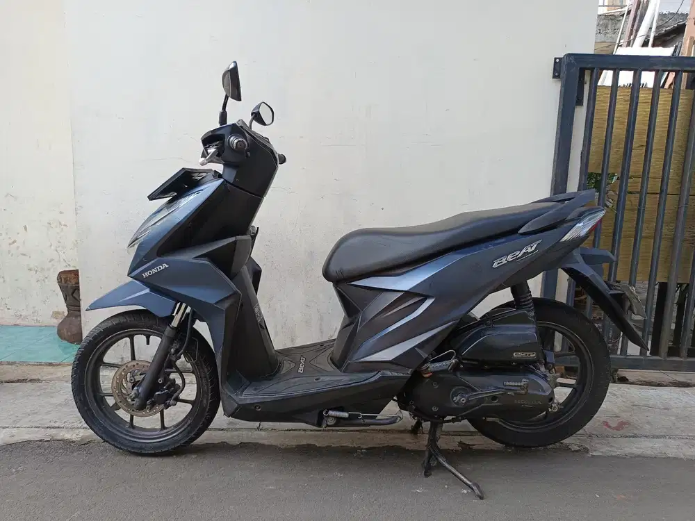 Di jual cepat beat deluxe 2023 lengkap bagus
