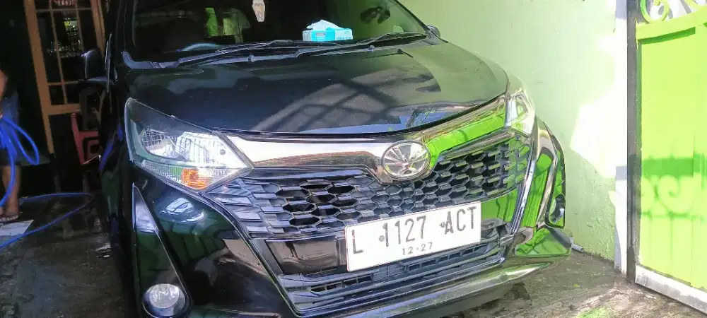 Calya G Manual M/T warna hitam