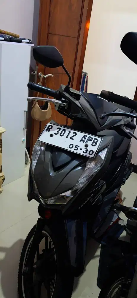 Hondq beat 2023 silver hitam matic