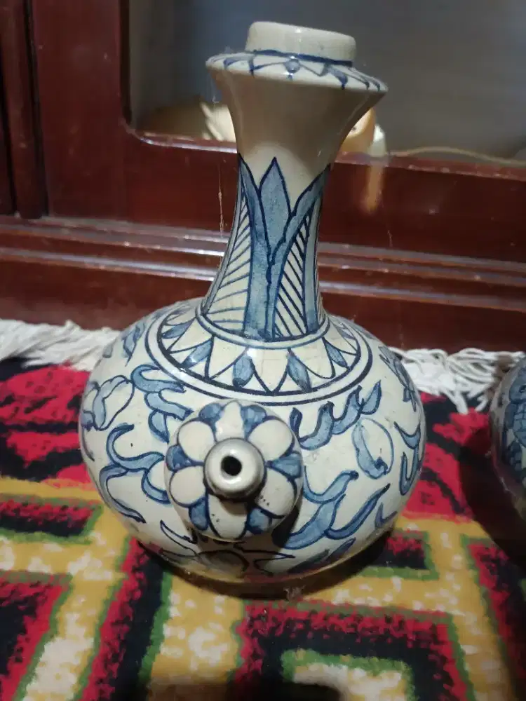 Dijual guci atau vas