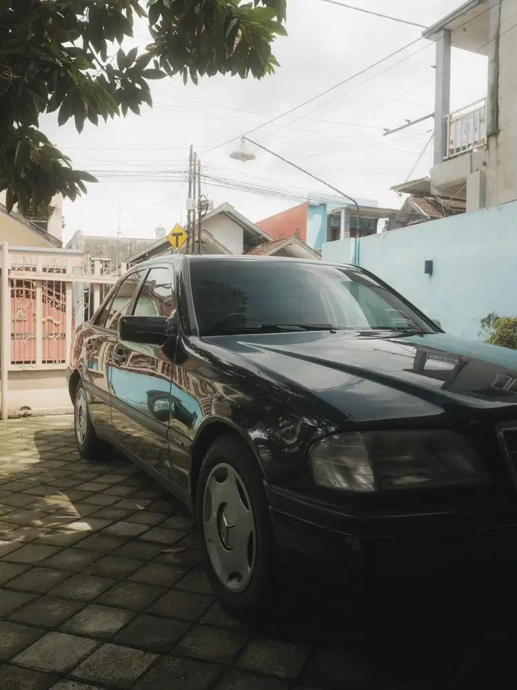 Dijual Mercy W202 C200