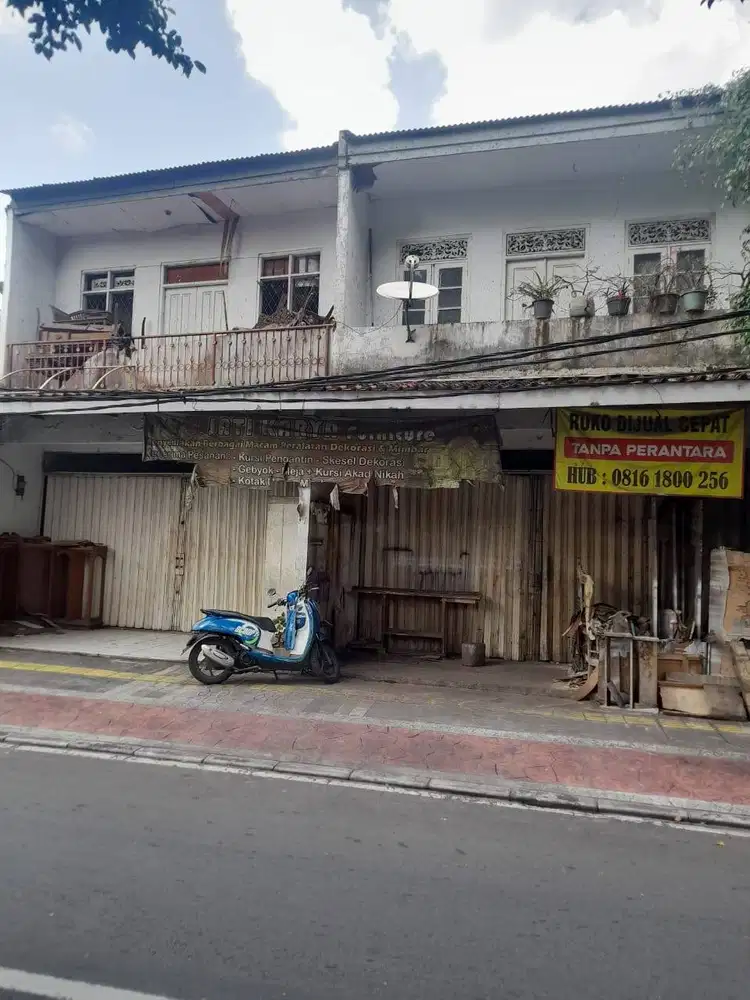 DIJUAL CEPAT TOKO STRATEGIS PINGGIR JALAN DEKAT RAWAMANGUN