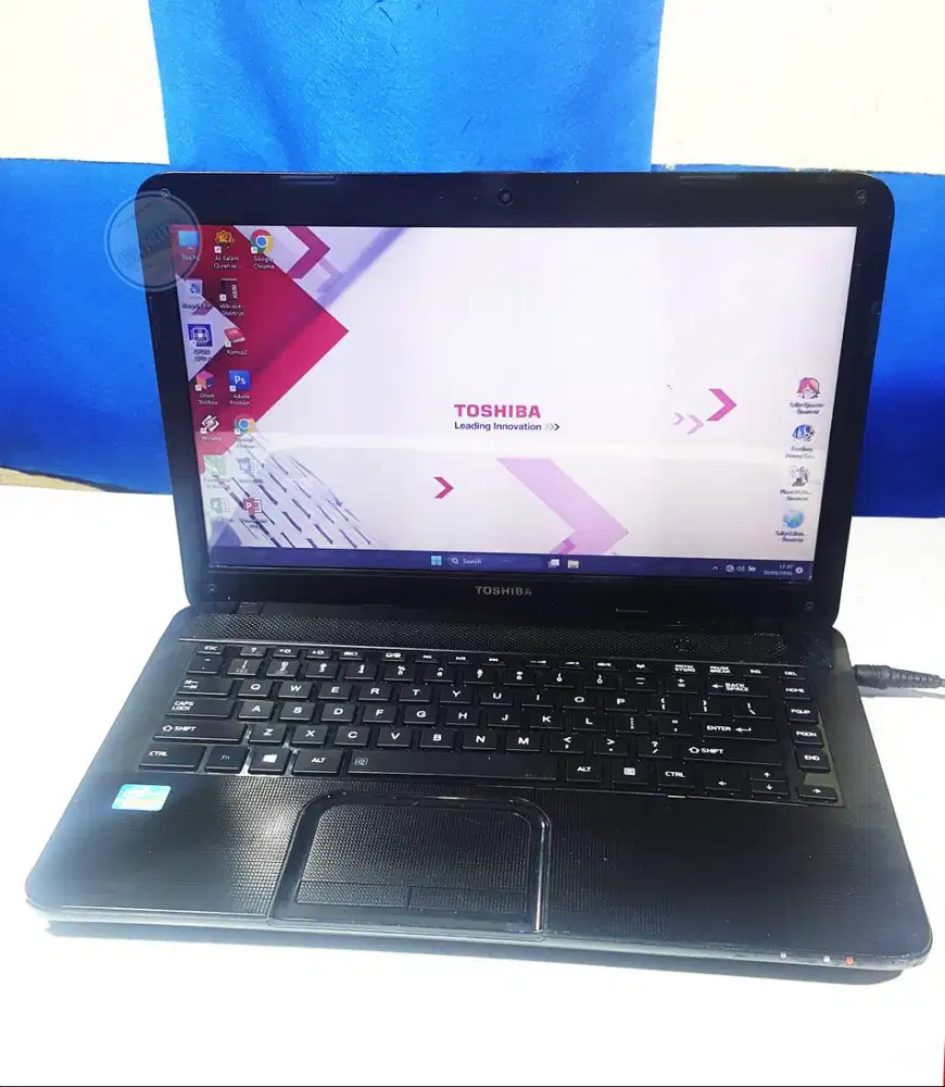 Leptop Toshiba core i7 SSD plus hdd 500 Gb